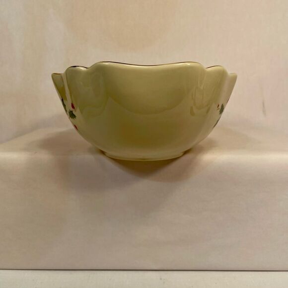 LENOX HOLIDAY ARCHIVE LARGE FLUTED BOWL 10 INCHES - Picture 6 of 9